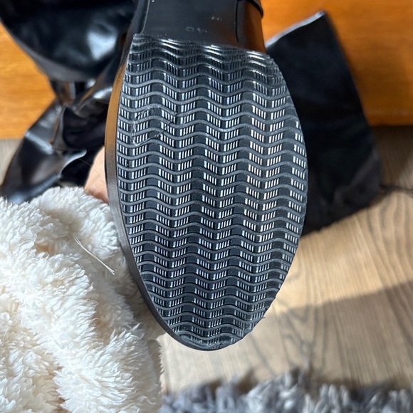 Women's Black Platform Knee-High Boots - Sleek High Heel Design - Picture 3 of 3